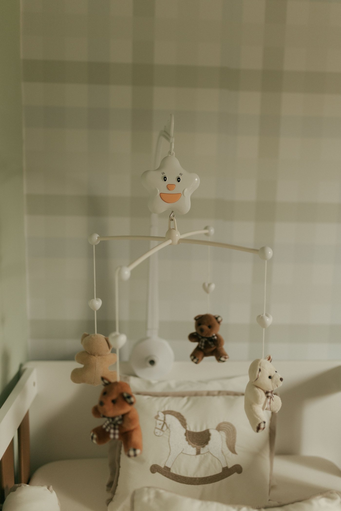 Móbile de quarto de bebê, ambiente de sono estruturado